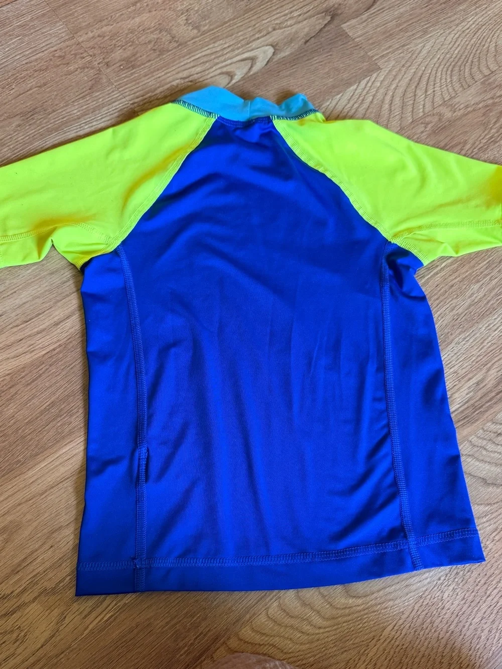 Land’s End Kids Blue and Neon Yellow Short-Sleeve Swim Shirt rash guard XS
